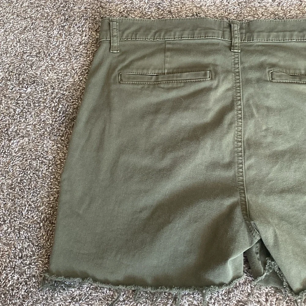 J Crew Vintage Straight Frayed Hem Olive Green Shorts, Women’s 30